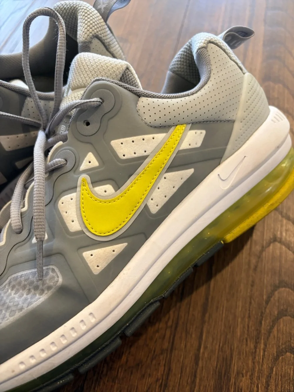 Nike Men’s Gray and Yellow Athletic Sneakers Size 13 - Picture 4 of 12